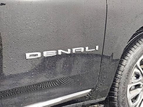 Used 2023 GMC Yukon XL Denali Ultimate AWD/4WD image 7