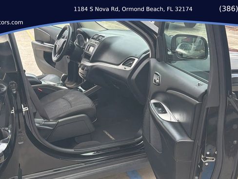 Used 2017 Dodge Journey SE w/ Flexible Seating Group image 12