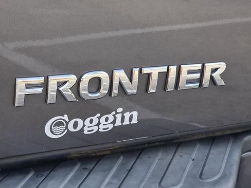 Used 2021 Nissan Frontier PRO-4X w/ Pro-4x Utility Package image 27