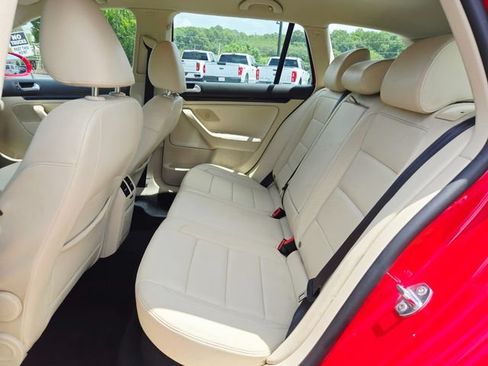 Used 2014 Volkswagen Jetta TDI FWD image 16