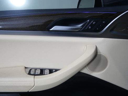 Used 2024 BMW X3 sDrive30i w/ Convenience Package RWD image 8