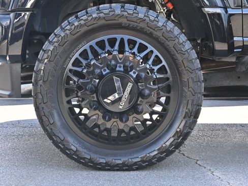 Used 2025 Ford F450 Platinum w/ Platinum Plus Package image 22