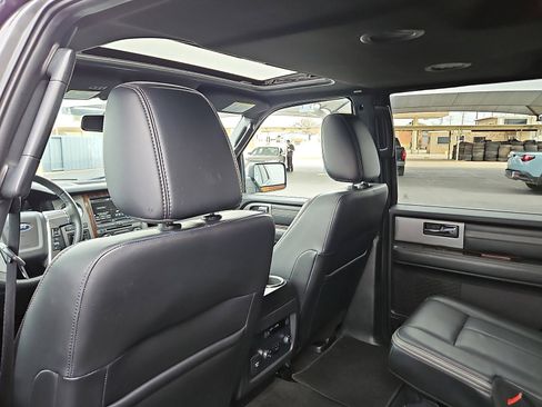 Used 2015 Ford Expedition Platinum image 7