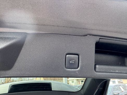 Used 2022 Ford Escape Titanium image 21