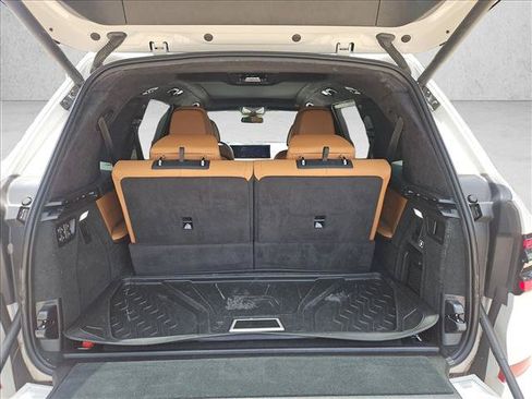 Used 2024 BMW X7 xDrive40i w/ M Sport Package AWD/4WD image 6
