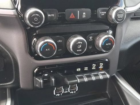 Used 2019 RAM 2500 Big Horn w/ Night Edition AWD/4WD image 15