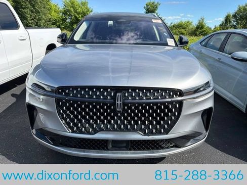 Used 2024 Lincoln Nautilus Reserve AWD/4WD image 10