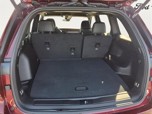 Used 2025 Jeep Grand Cherokee Altitude image 10