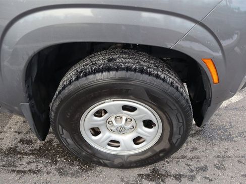 Certified 2024 Nissan Frontier S image 10