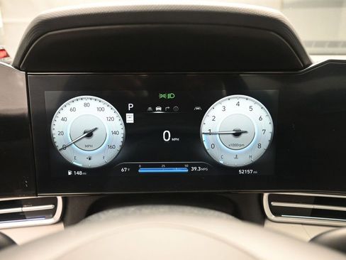 Used 2024 Hyundai Elantra Limited image 10