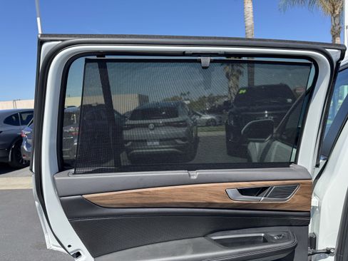 Used 2026 Volkswagen Atlas SE FWD image 33