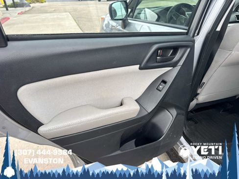 Used 2016 Subaru Forester 2.5i w/ Alloy Wheel Package AWD/4WD image 18