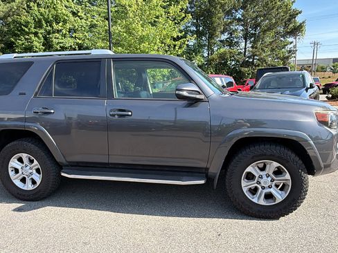 Used 2016 Toyota 4Runner SR5 Premium RWD image 7