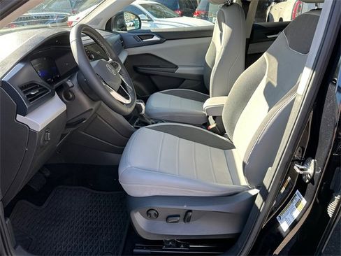 Used 2023 Volkswagen Taos SE image 8