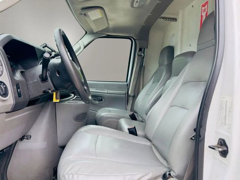 Used 2011 Ford E-450 and Econoline 450 Super Duty RWD image 8