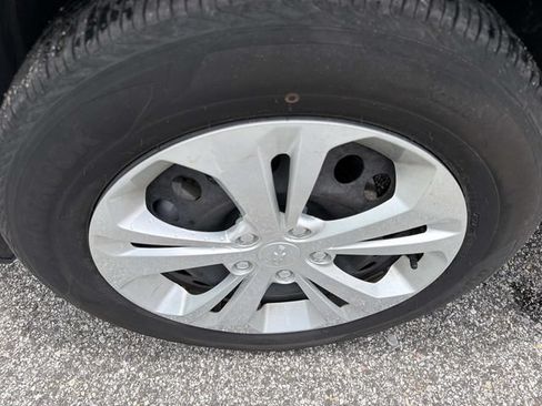 Used 2025 Chevrolet Trax LS FWD image 29