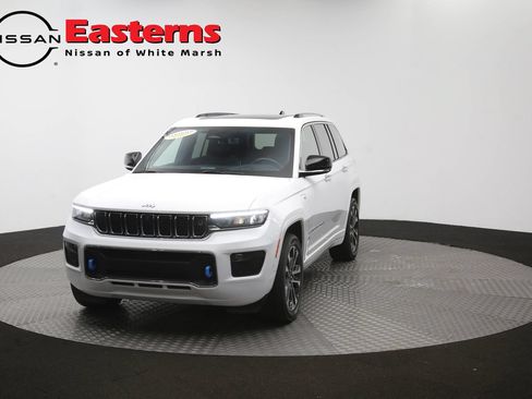 Used 2023 Jeep Grand Cherokee Overland w/ Advanced Protech Group III AWD/4WD image 58