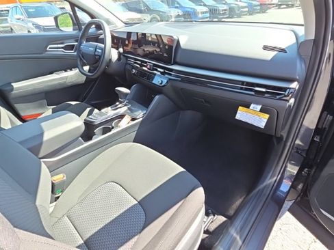 New 2026 Kia Sportage LX w/ LX Convenience Package AWD/4WD image 13