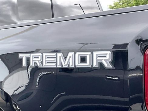 Used 2025 Ford F250 Platinum w/ Tremor Off-Road Package AWD/4WD image 10