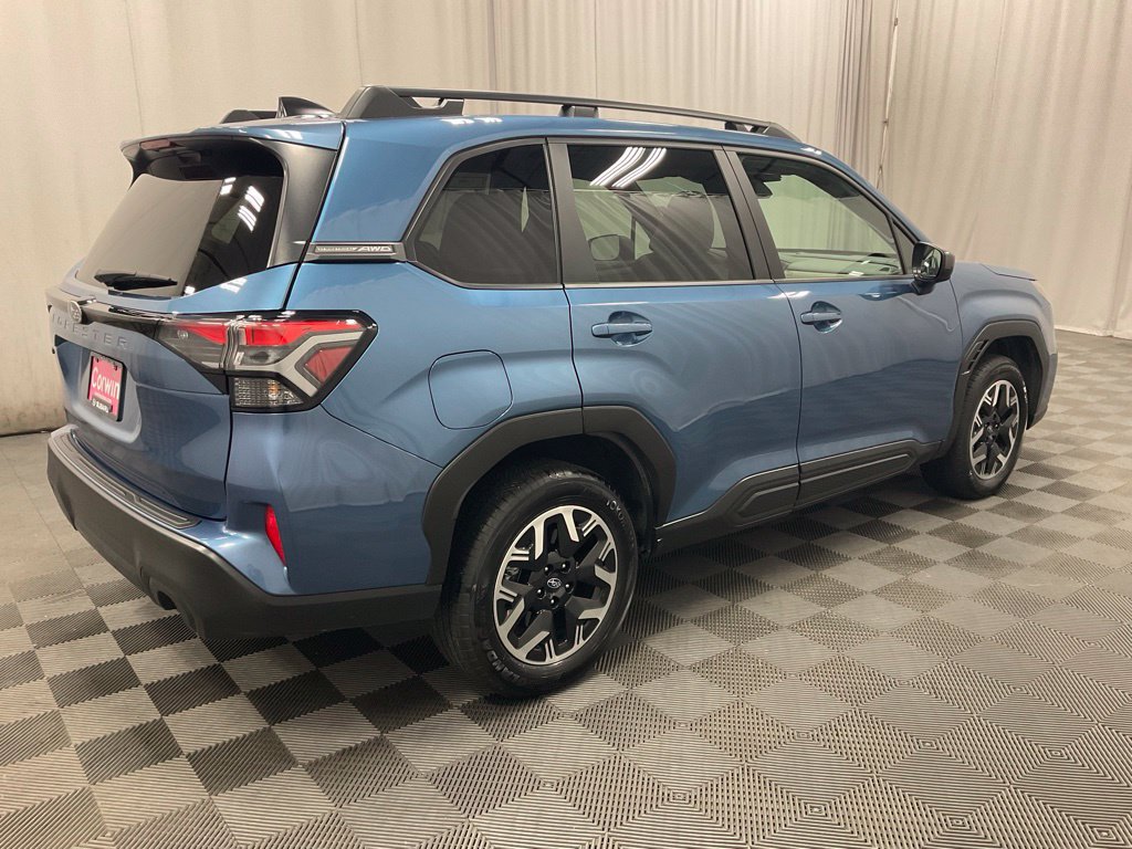 Used 2025 Subaru Forester Premium AWD/4WD image 2
