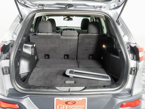 Used 2017 Jeep Cherokee Sport w/ Cold Weather Group image 29