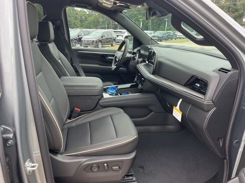 New 2026 Chevrolet Suburban Premier image 39