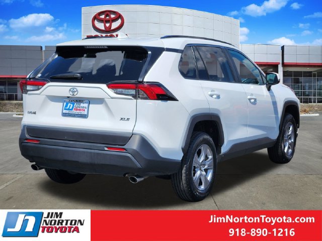 Used 2025 Toyota RAV4 XLE FWD image 5