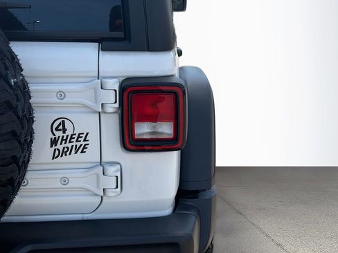 Used 2024 Jeep Wrangler Willys image 12