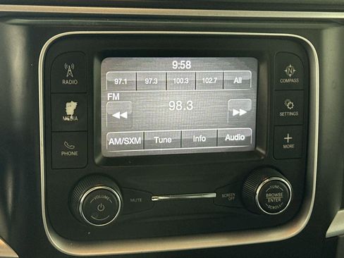 Used 2021 RAM 1500 Classic SLT AWD/4WD image 18