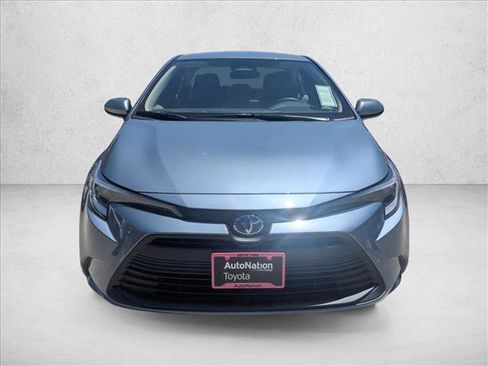 Used 2025 Toyota Corolla LE FWD image 2