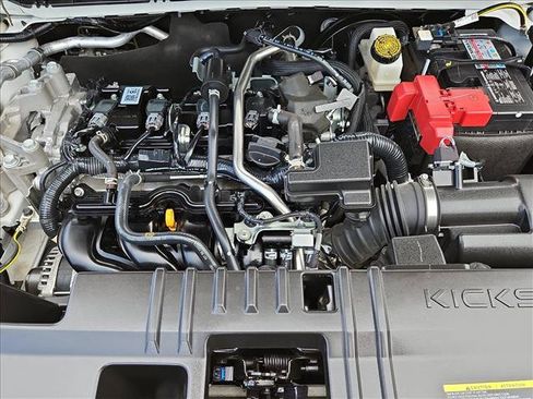 Used 2025 Nissan Kicks SV AWD/4WD image 21
