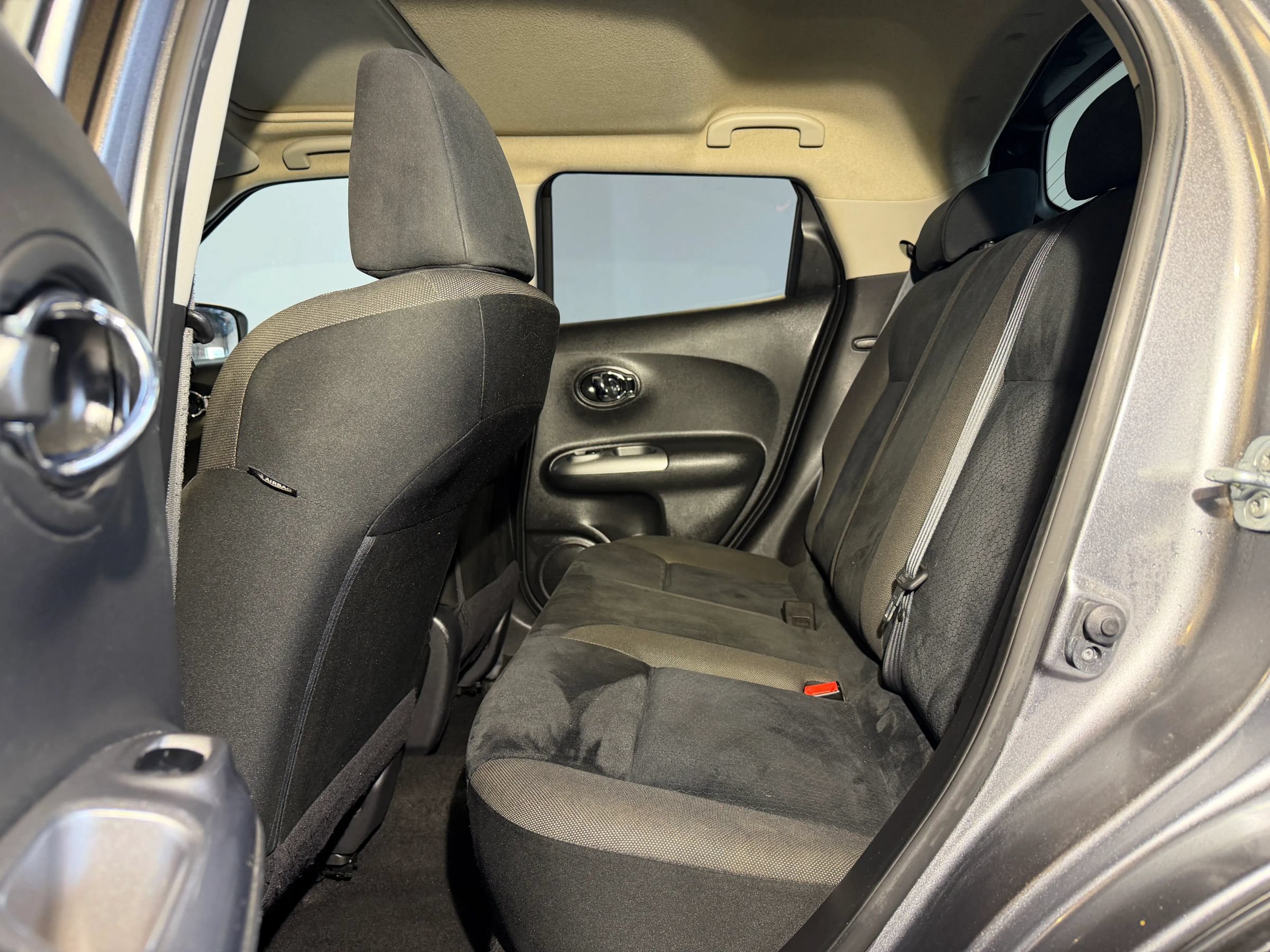 Used 2015 Nissan Juke SV FWD image 20