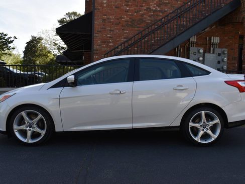 Used 2013 Ford Focus Titanium w/ Titanium Handling Pkg image 4