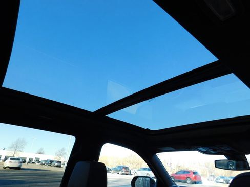 Used 2021 Chevrolet Tahoe LT w/ LT Signature Package image 6