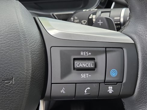 Used 2023 INFINITI QX60 Luxe w/ Cargo Package FWD image 23