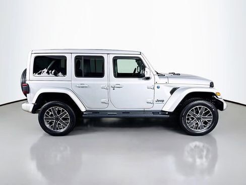 Used 2024 Jeep Wrangler High Altitude AWD/4WD image 4