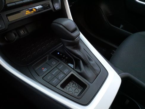 Certified 2025 Toyota RAV4 LE image 24