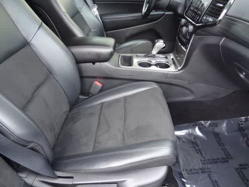 Used 2021 Jeep Grand Cherokee Laredo X AWD/4WD image 15