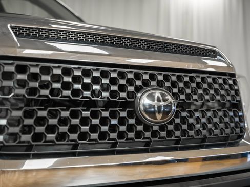 Used 2018 Toyota Tundra SR5 image 7