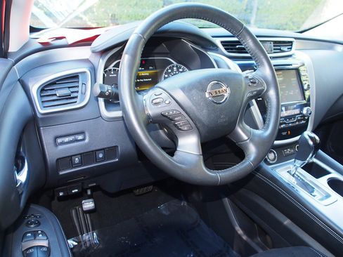 Used 2020 Nissan Murano SV FWD image 16