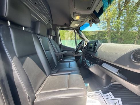 Used 2020 Mercedes-Benz Sprinter 2500 w/ Driver Convenience Package image 21