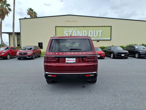 Used 2023 Jeep Wagoneer 2WD image 7