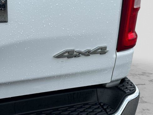 Used 2025 RAM 1500 Laramie AWD/4WD image 12