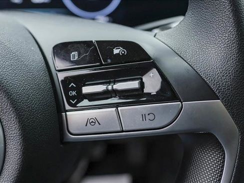 Certified 2024 Hyundai Elantra SEL image 16