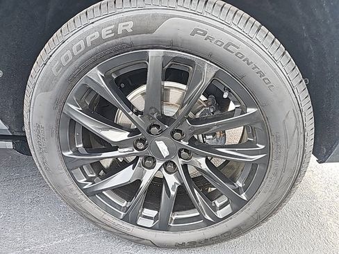 Used 2023 Cadillac Escalade Sport Platinum w/ LPO, ONYX Package image 3