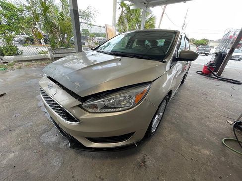 Used 2018 Ford Focus SE FWD image 14