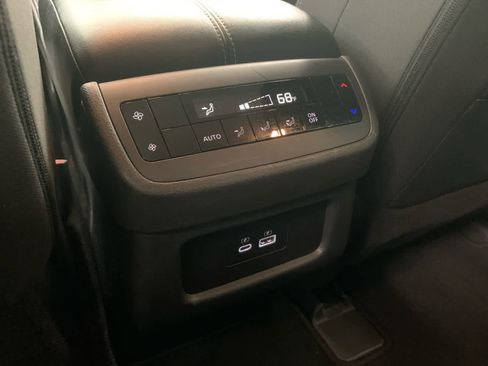 Used 2024 Nissan Pathfinder SV FWD image 17
