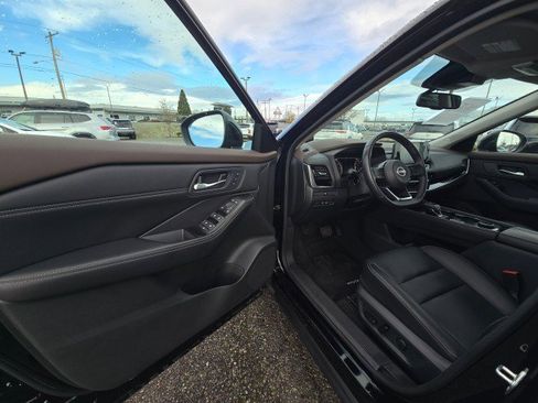 Used 2023 Nissan Rogue SL w/ SL Premium Package image 23