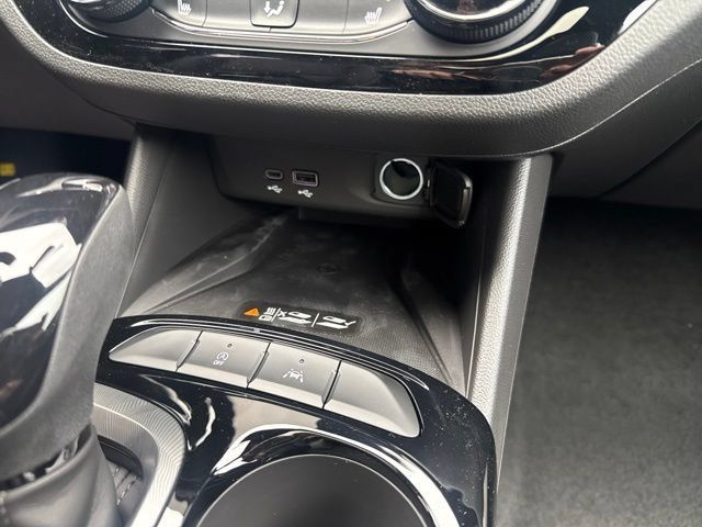 New 2026 Buick Envista Sport Touring w/ Convenience I Package FWD image 23