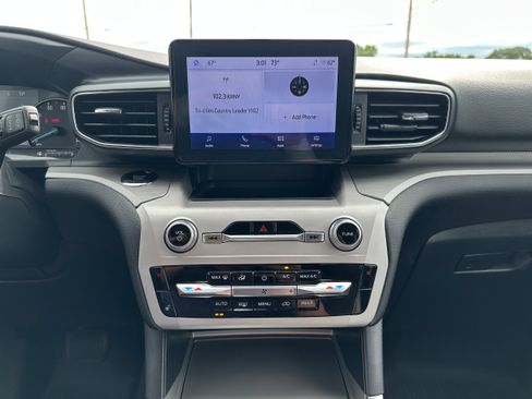 Used 2023 Ford Explorer XLT w/ Equipment Group 202A image 14